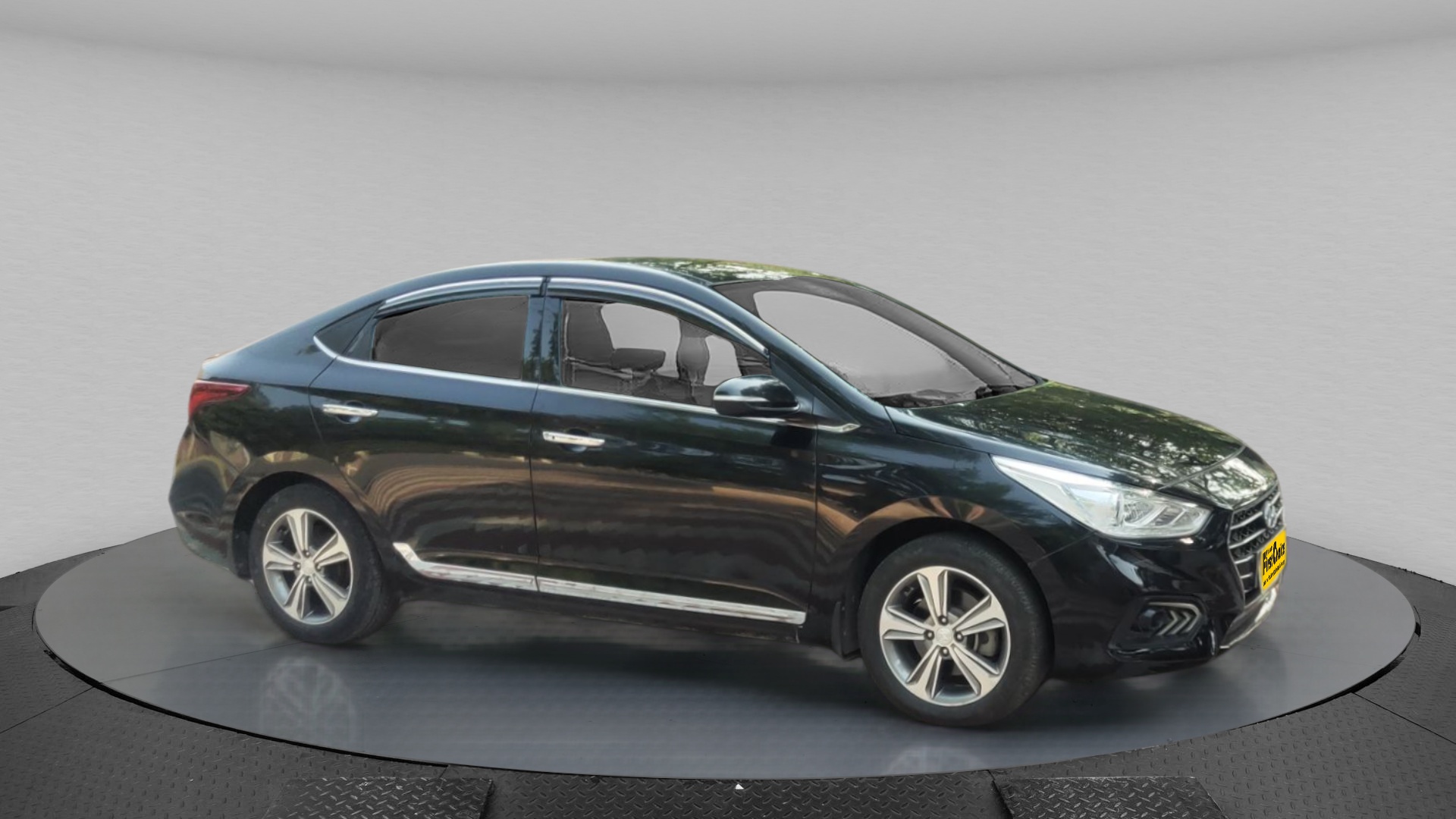 Used Hyundai Verna 1.6 CRDi SX MT in Jhansi 2019 model, India at Best