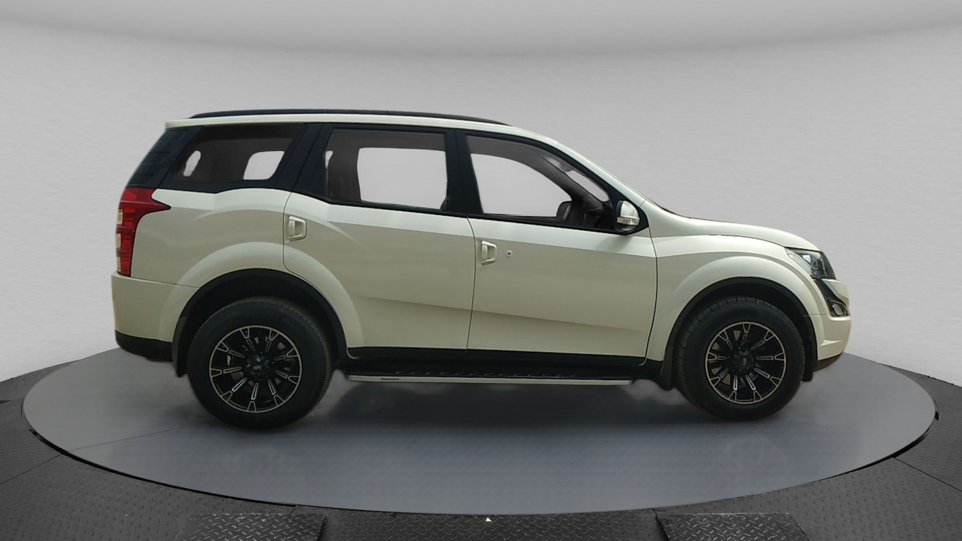 Used Mahindra XUV500 W6 In Palakkad 2017 Model India At Best Price used-mahindra-xuv500-w6-in-palakkad-2017-model-india-at-best-price