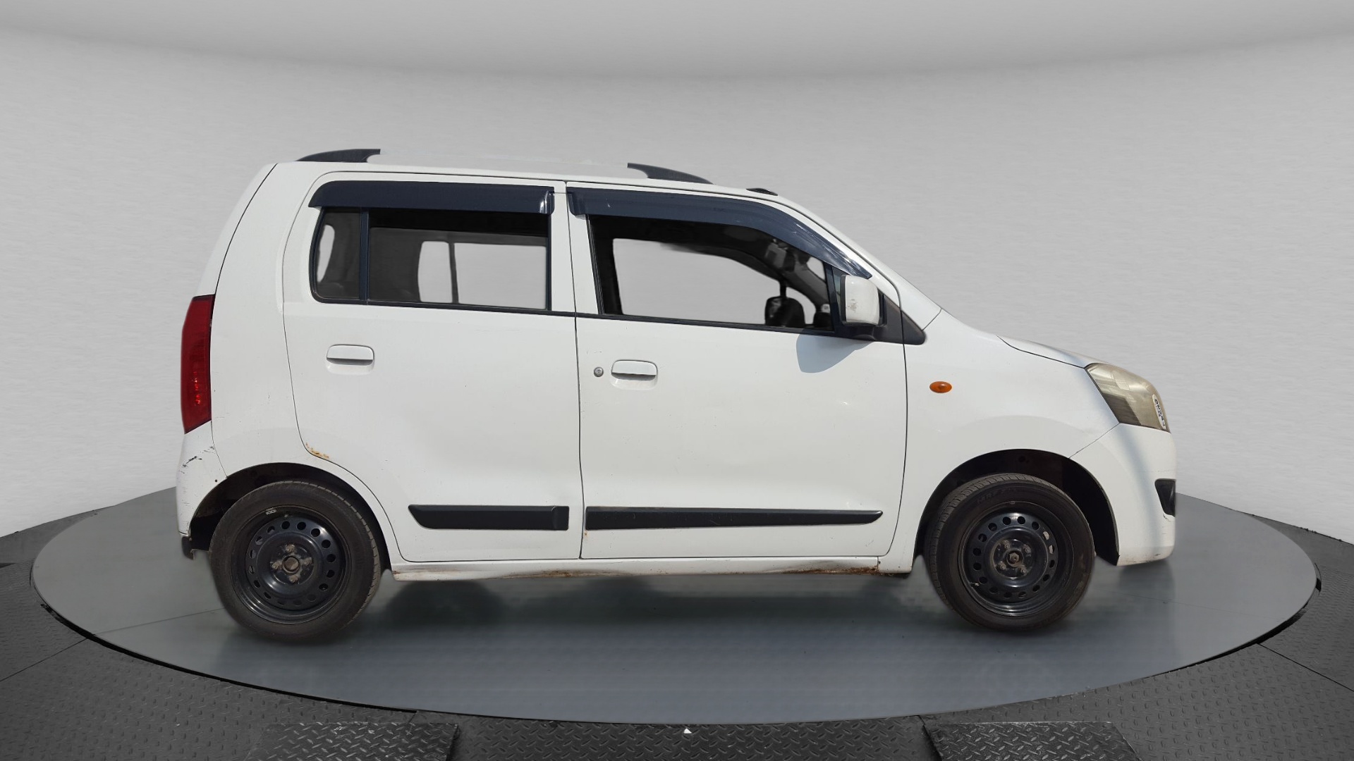 Used Maruti Suzuki Wagon R VXI 1.0 in Jamnagar 2014 model, India at