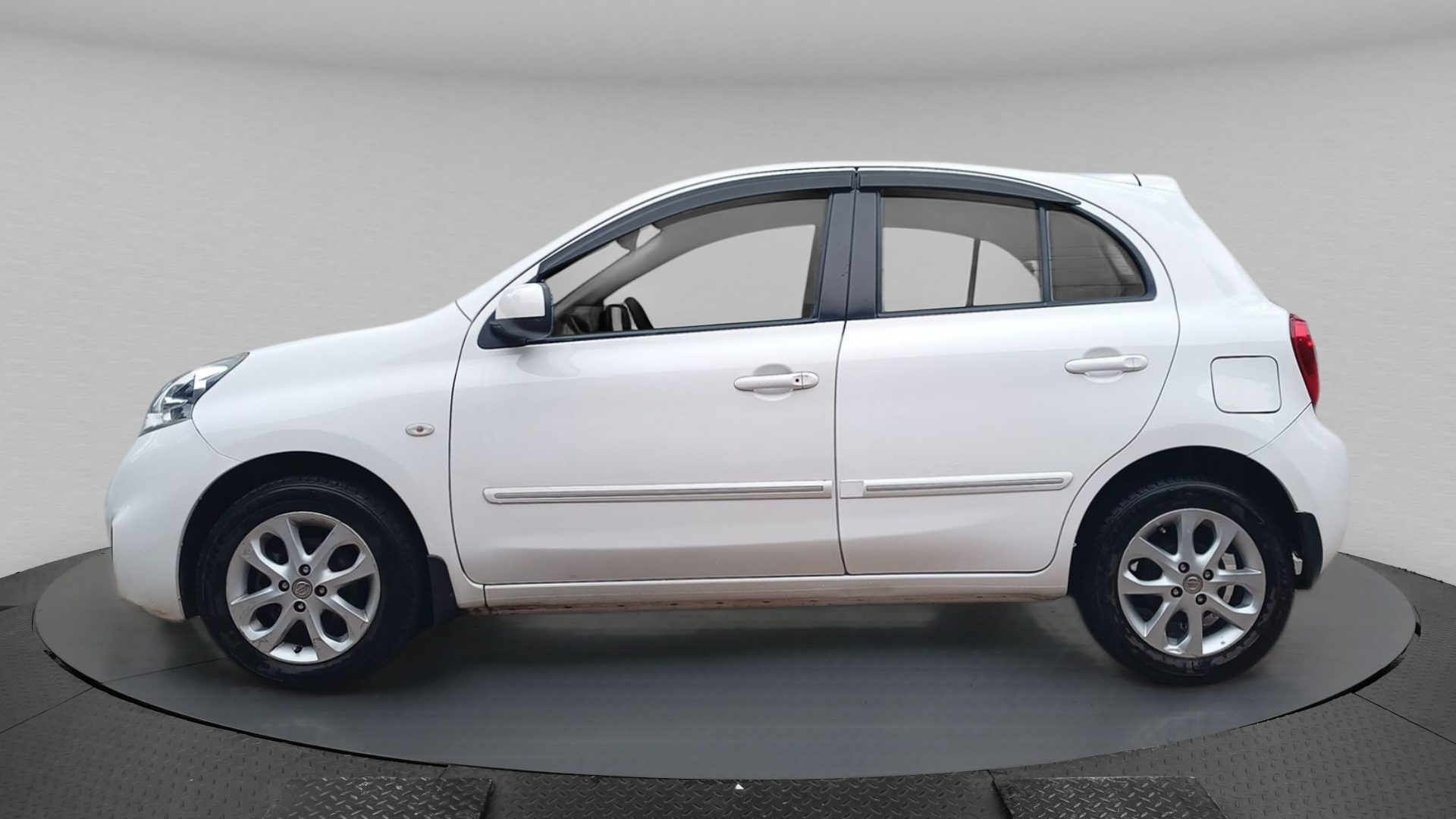 Used Nissan Micra XV (CVT) in Kozhikode 2014 model, India at Best Price.