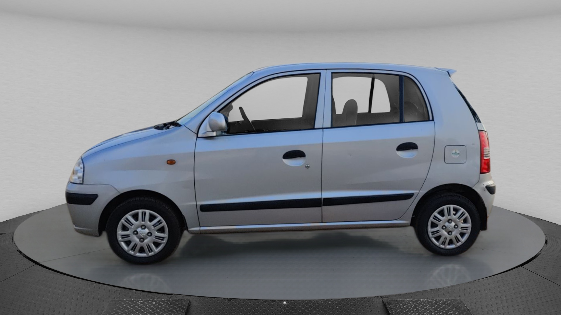 Used Hyundai Santro Xing GLS in Mysore 2013 model, India at Best Price.