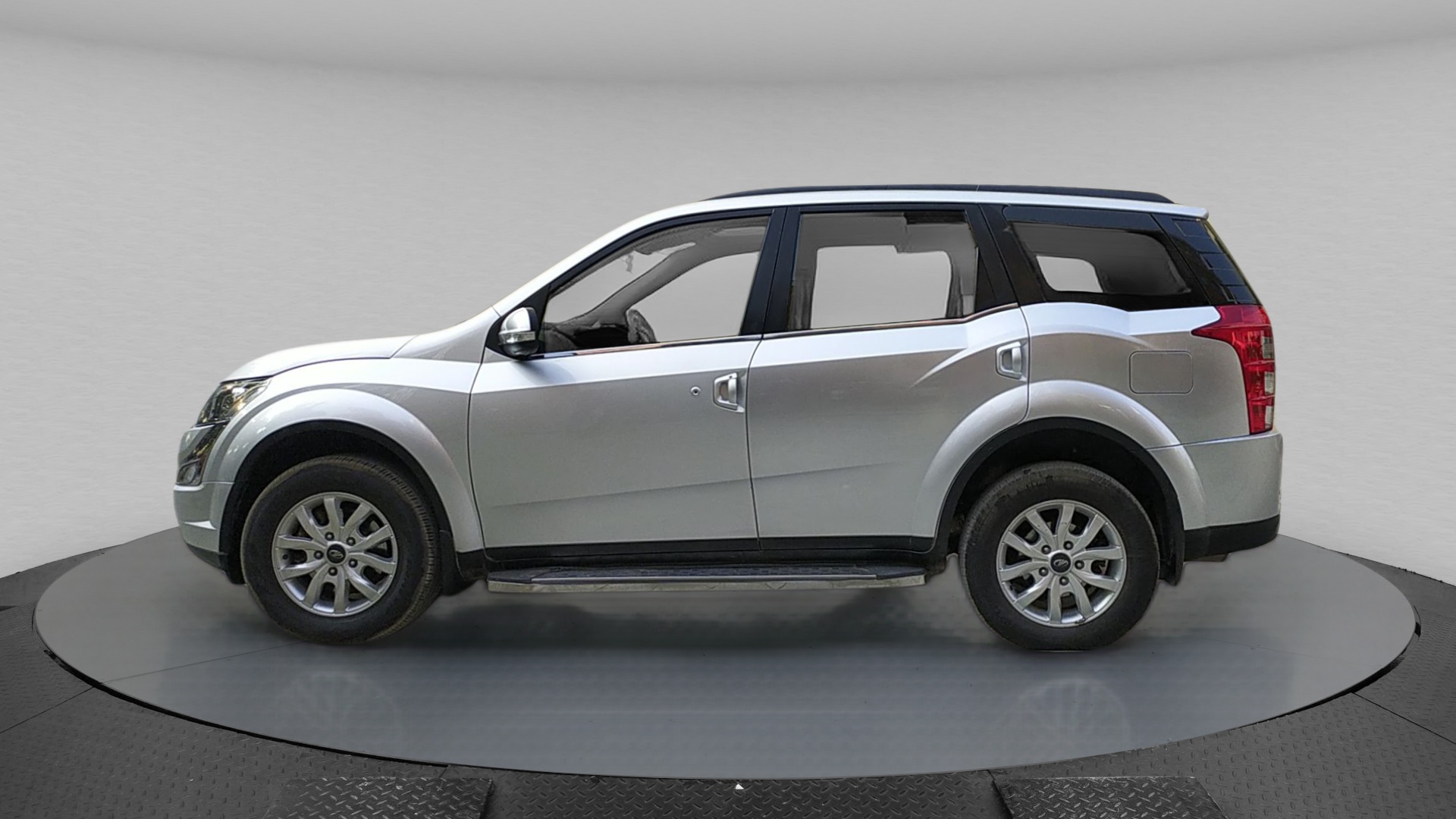 Mahindra Xuv 500 W10 Mahindra First Choice